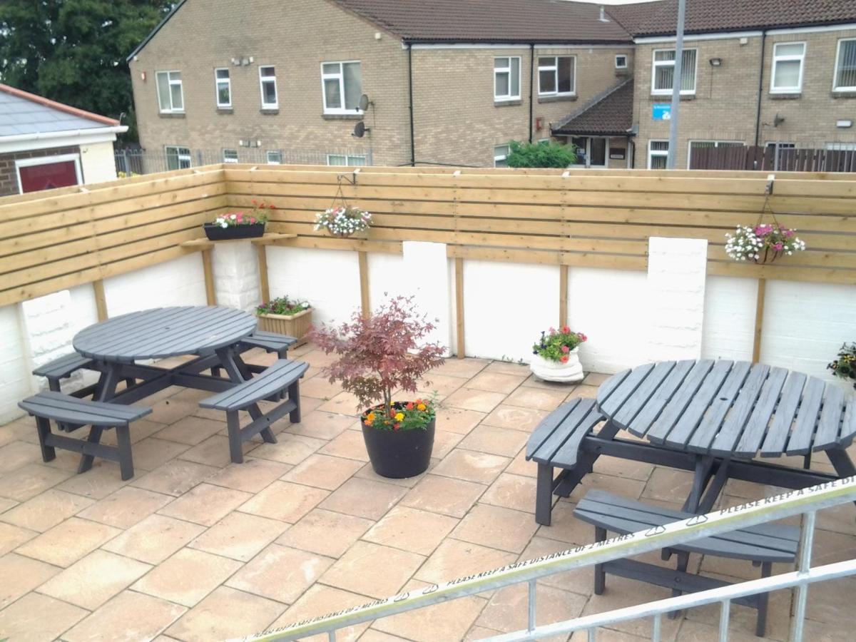Lady Charlotte Guest Rooms Triple Rooms Dowlais Экстерьер фото